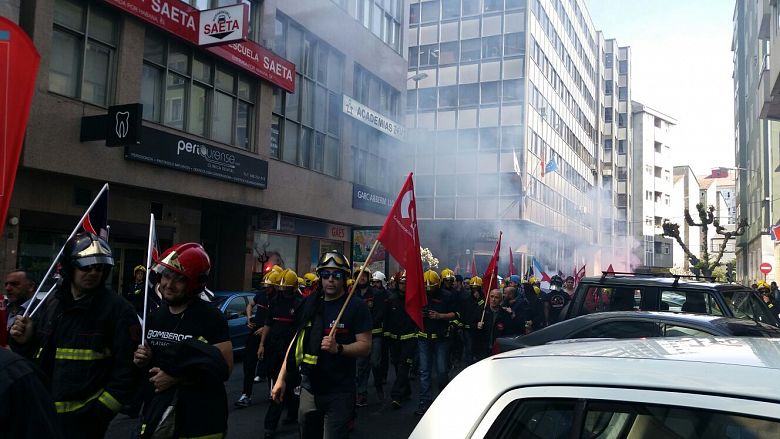 2016 04 18 ManifaBombeirosOurense07.jpg